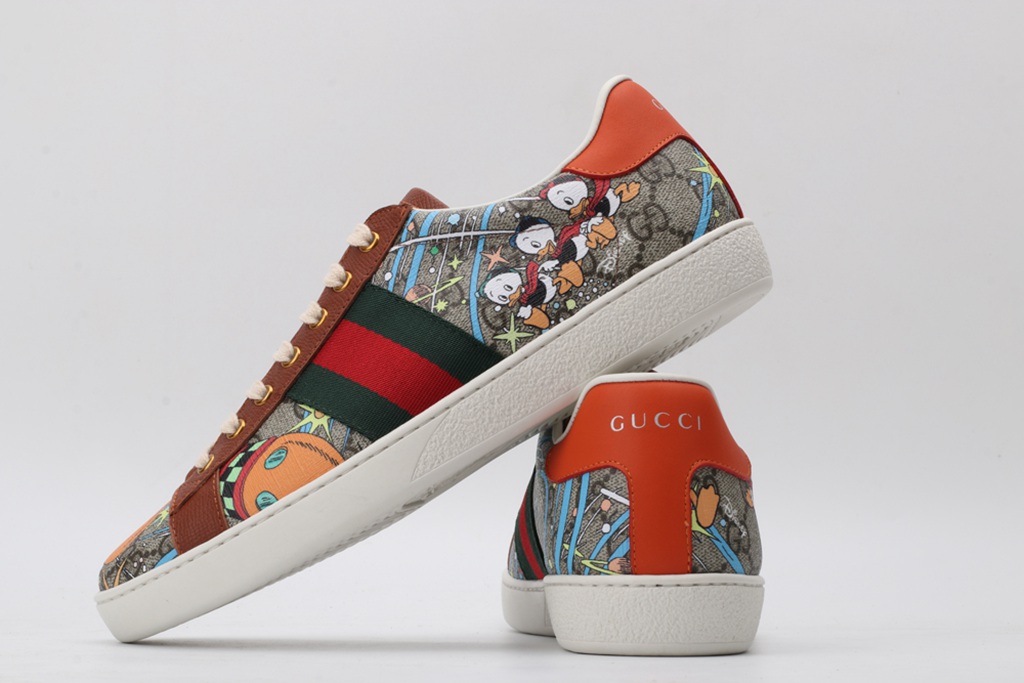 Women s Disney x G*UCCI Donald Duck Ace sneaker